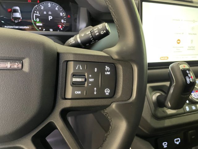 Land Rover Defender 110 2.0 Si4 PHEV AWD 75th Limited Edit. 404CV, del 2023, 38.707 km, in vendita a Andalo Valtellino (SO)