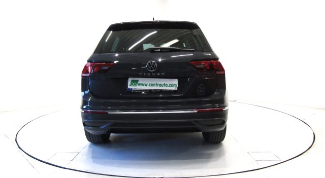 Volkswagen Tiguan 2.0 TDI DSG 4MOTION Life 150CV - foto 4 di 4