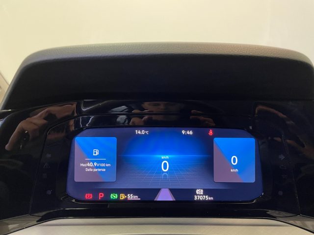 Volkswagen Golf 1.0 eTSI EVO DSG Life 5P MHEV, del 2022, 37.075 km, in vendita a Andalo Valtellino (SO)