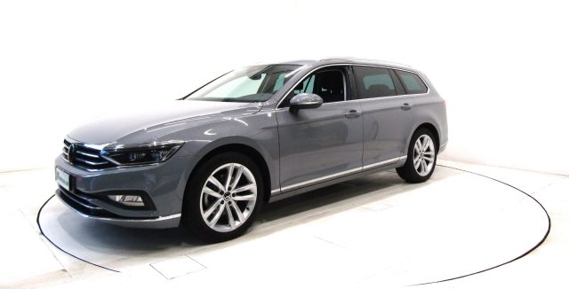 Volkswagen Passat Variant 2.0 TDI 4MOTION DSG Executive 200CV, del 2023, 81.849 km, in vendita a Andalo Valtellino (SO)