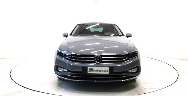 Volkswagen Passat Variant 2.0 TDI 4MOTION DSG Executive 200CV - foto 2 di 4