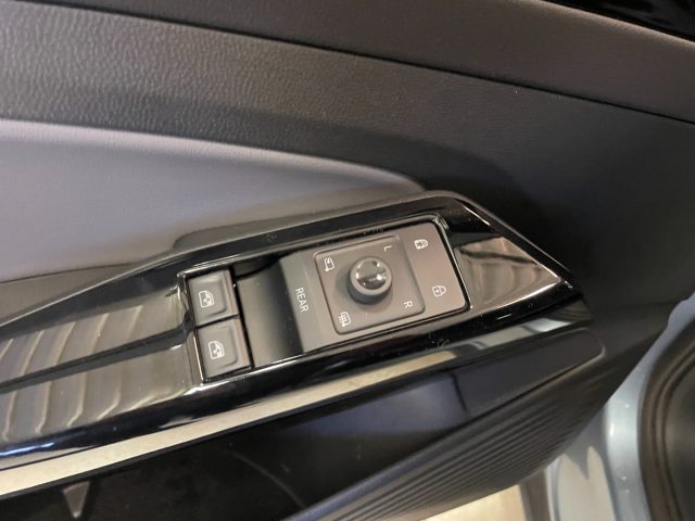 Volkswagen ID.5 Pro Performa.*ELETTRICA* 77KWh*204 CV*, del 2023, 36.932 km, in vendita a Andalo Valtellino (SO)