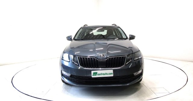 Skoda Octavia 1.6 TDI DSG Wagon Executive 115CV - foto 2 di 4