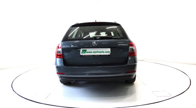 Skoda Octavia 1.6 TDI DSG Wagon Executive 115CV - foto 4 di 4