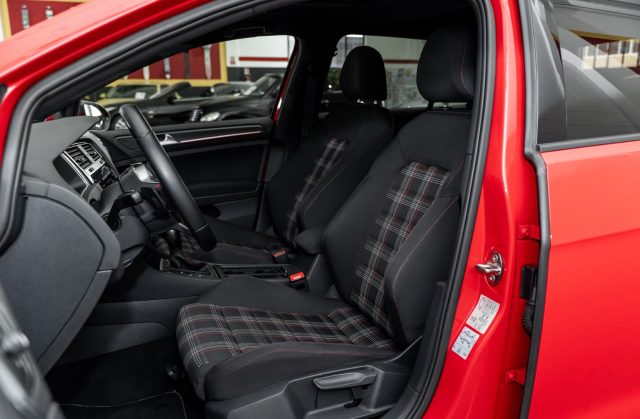 Volkswagen Golf GTI 2.0 TSI 245cv DSG Tetto/19/keyless - foto 3 di 4
