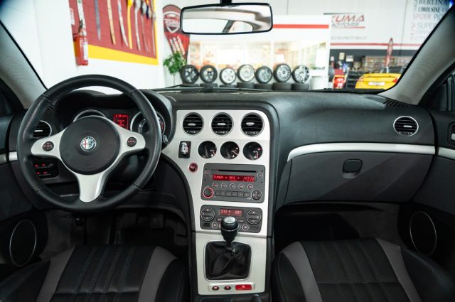 Alfa Romeo Brera 2.2 JTS 185cv 6m Sky View unico proprietario - foto 2 di 4