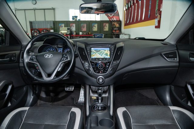 Hyundai VELOSTER 1.6 TURBO SPORT 185cv autom 1PROPR/TETTO/PELLE - foto 2 di 41