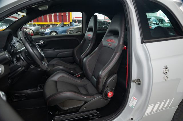 Abarth 595 esseesse 70° 1.4 T-jet 180cv SABELT/AKRAPOVIC - foto 3 di 4