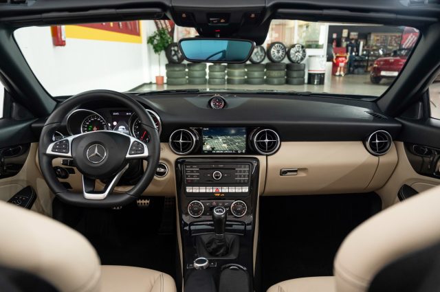 Mercedes-Benz SLC 180 1.6 155cv IVA DETRAIBILE 1 PROPRIETARIO KM 29.000 - foto 2 di 4
