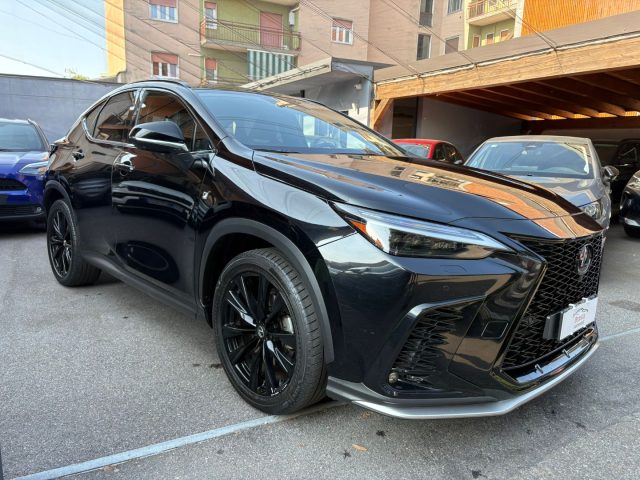 Lexus NX 350h Hybrid 4WD F-Sport - foto 3 di 4
