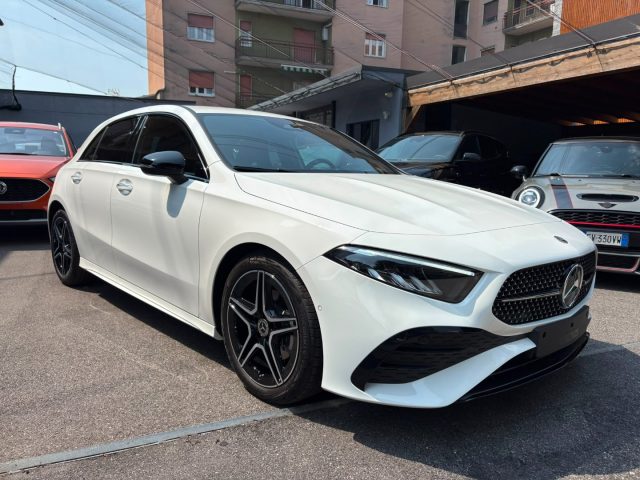 Mercedes-Benz A 180 Automatic AMG Line Premium - foto 3 di 4