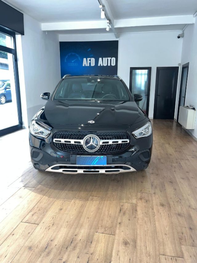Mercedes-Benz GLA 200 d Automatic Business Extra usato a SESTO CALENDE