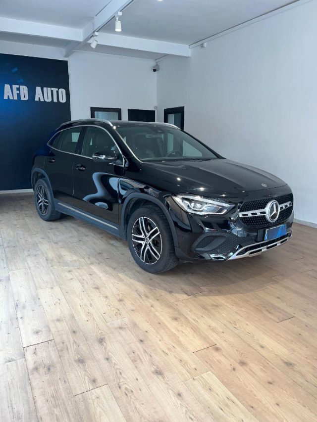 Mercedes-Benz GLA 200 d Automatic Business Extra - foto 3 di 4