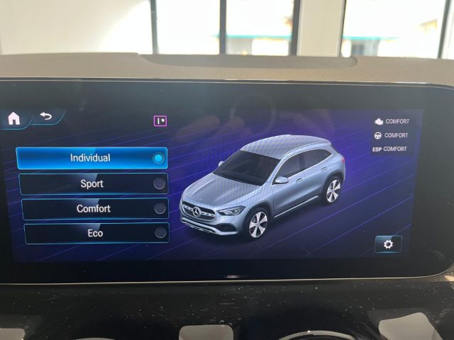 Mercedes-Benz GLA 200 d Automatic Business Extra - foto 4 di 4