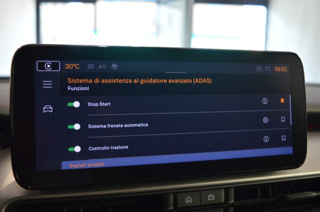 Jeep Avenger 1.2 Turbo 100 CV Summit usato a SESTO CALENDE