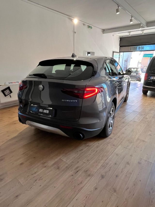 Alfa Romeo Stelvio 2.2 Turbodiesel 190 CV AT8 Q4 Super Business - foto 4 di 4