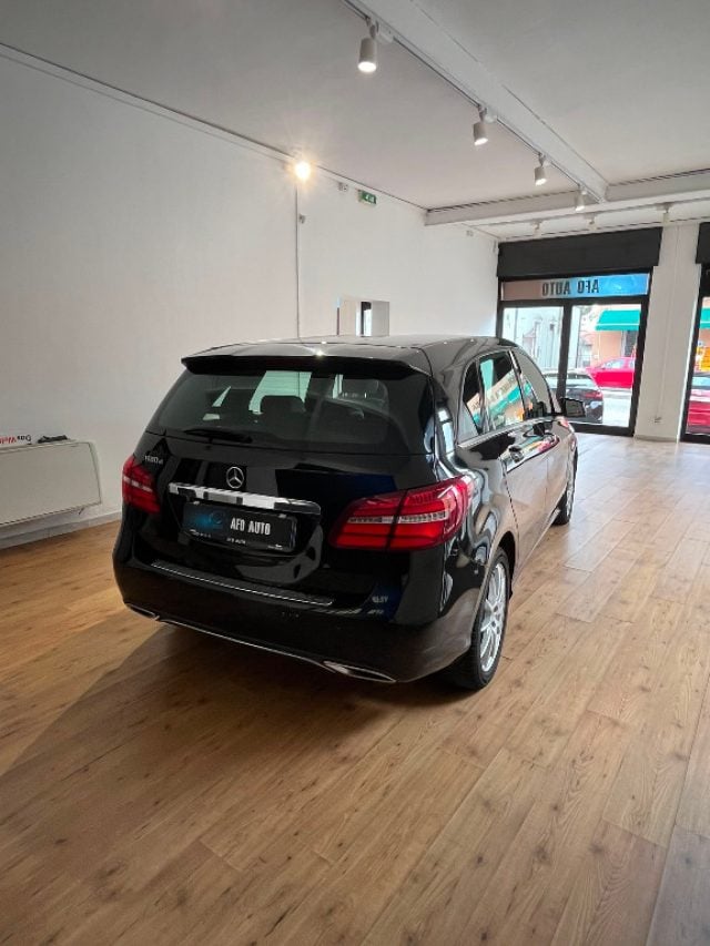 Mercedes-Benz B 180 d Automatic Sport - foto 4 di 4