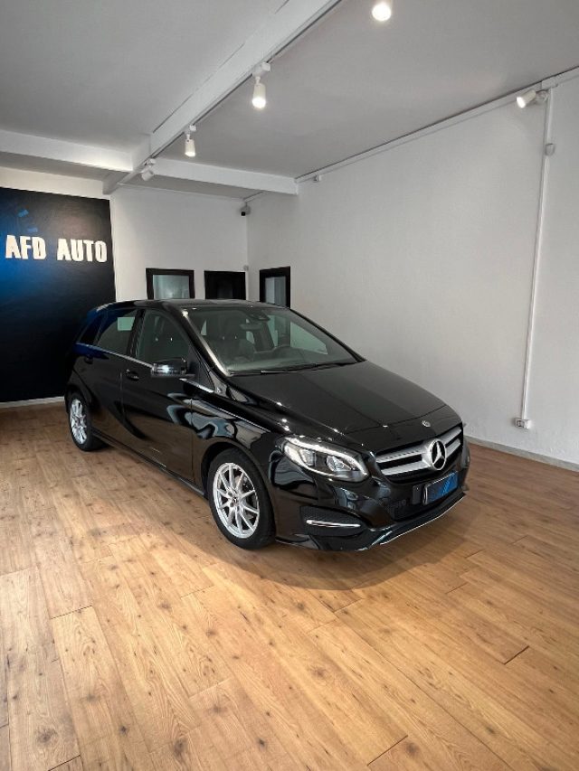 Mercedes-Benz B 180 d Automatic Sport - foto 2 di 4