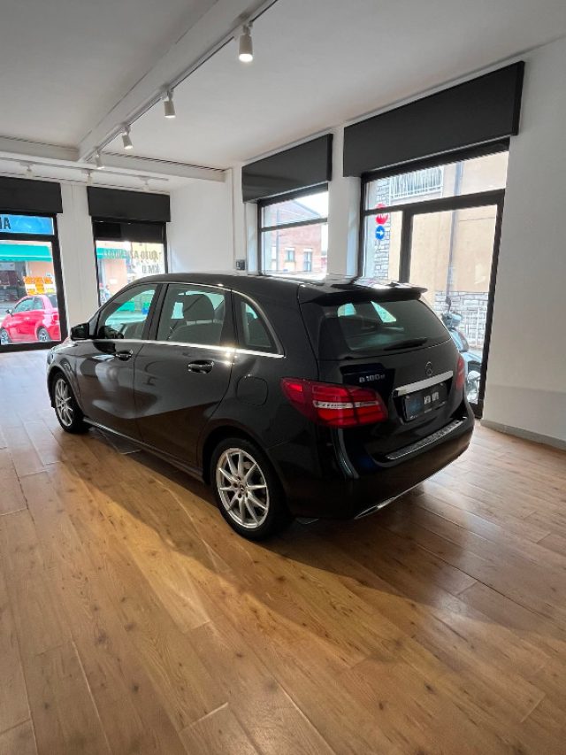 Mercedes-Benz B 180 d Automatic Sport - foto 3 di 4
