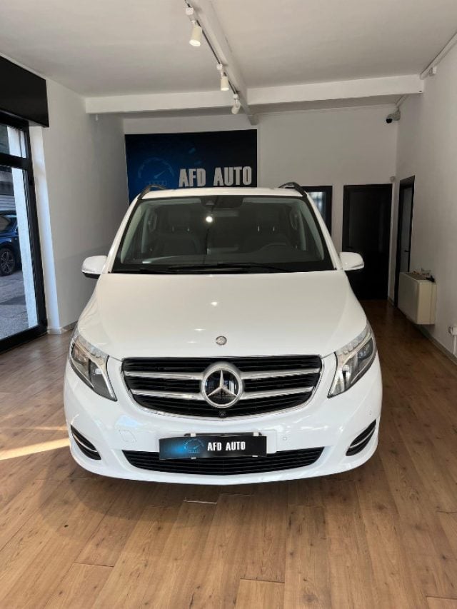 Mercedes-Benz V 250 d Automatic 4Matic Premium Extralong, del 2015, 34.794 km, in vendita a Sesto Calende (VA)