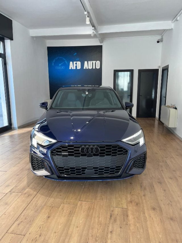 Audi A3 SPB 40 TFSI quattro S tronic S line edition, del 2024, 15.177 km, in vendita a Sesto Calende (VA)