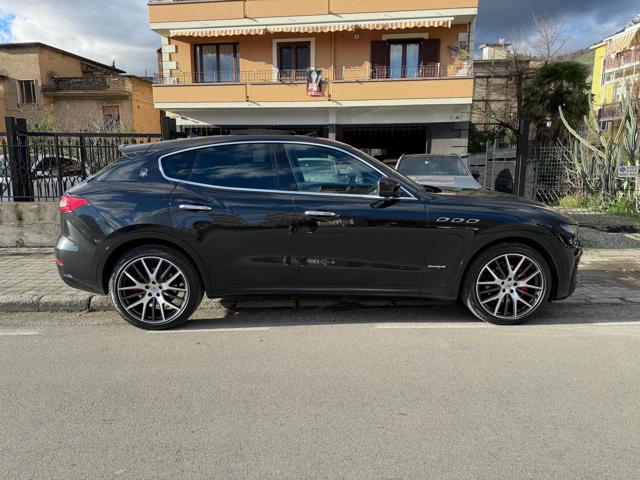 Maserati Levante V6 Diesel 275 CV AWD Gransport Tetto - foto 3 di 4