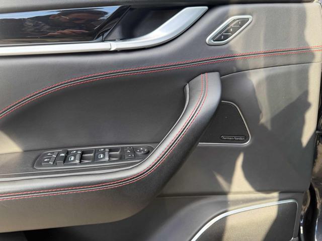 Maserati Levante V6 Diesel 275 CV AWD Gransport Tetto, del 2017, 247.000 km, in vendita a Castel San Giorgio (SA)
