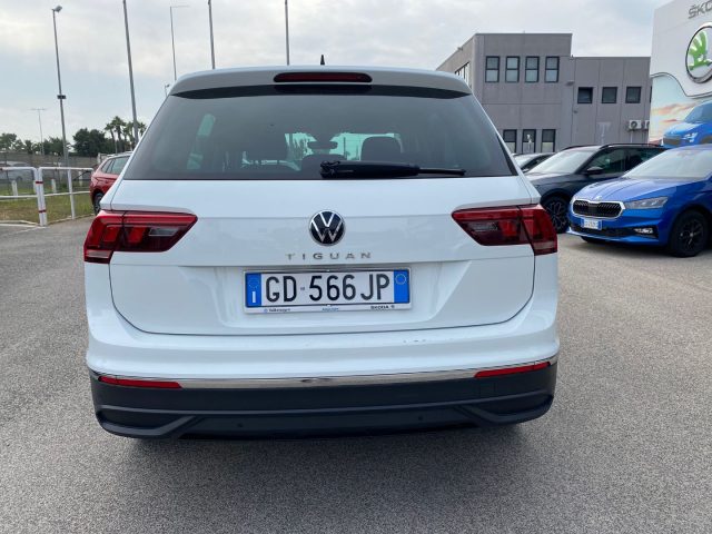 Volkswagen Tiguan 2.0 TDI 150 CV SCR DSG Life, del 2021, 48.528 km, in vendita a Latina (LT)