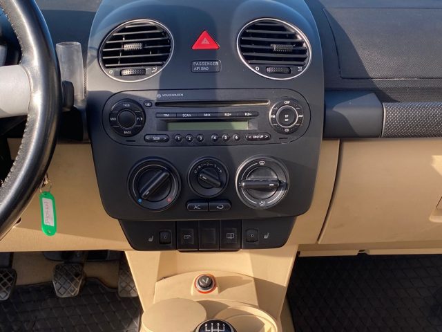 Volkswagen New Beetle 1.9 TDI 101CV Cabrio, del 2004, 195.223 km, in vendita a Latina (LT)