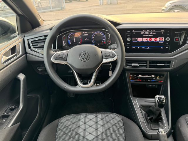 Volkswagen Taigo 1.0 TSI 110 CV R-Line, del 2024, in vendita a Latina (LT)