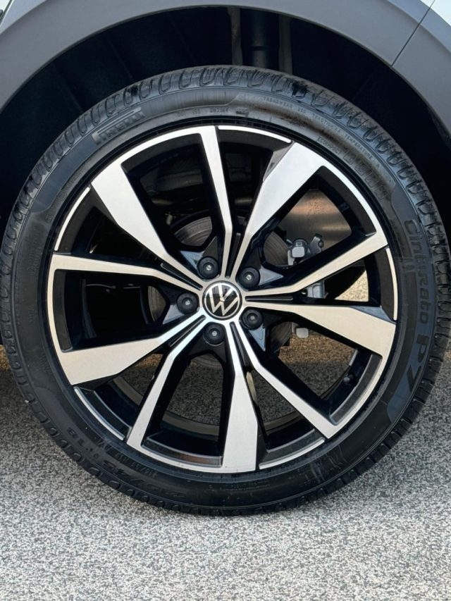 Volkswagen Taigo 1.0 TSI 110 CV Manuale R-Line km 0 a LATINA
