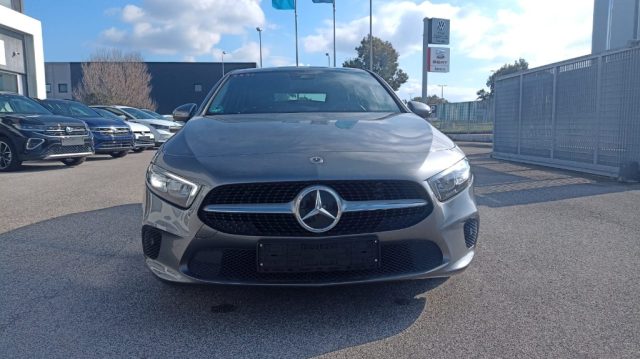 Mercedes-Benz A 200 d Business - foto 2 di 4