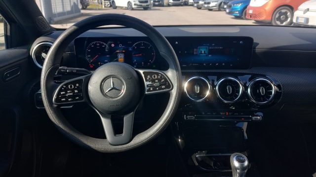 Mercedes-Benz A 200 d Business usato a LATINA