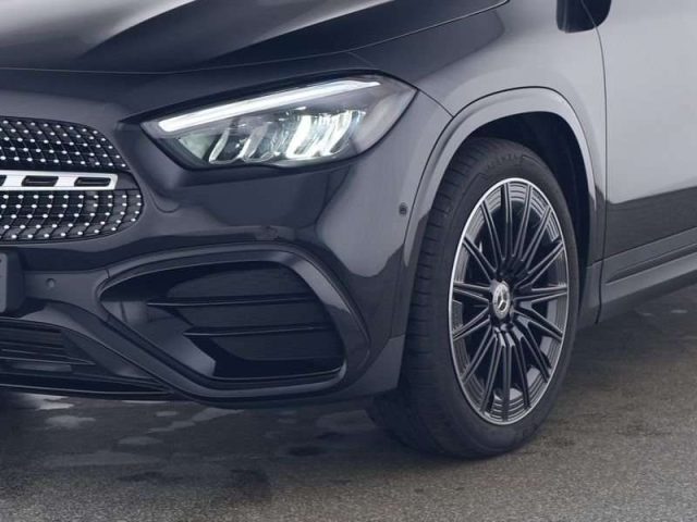 Mercedes-Benz GLA 220 i PREMIUM AMG 4M NIGHT PACK KEYLESS 19" ACC KAMERA - foto 4 di 4