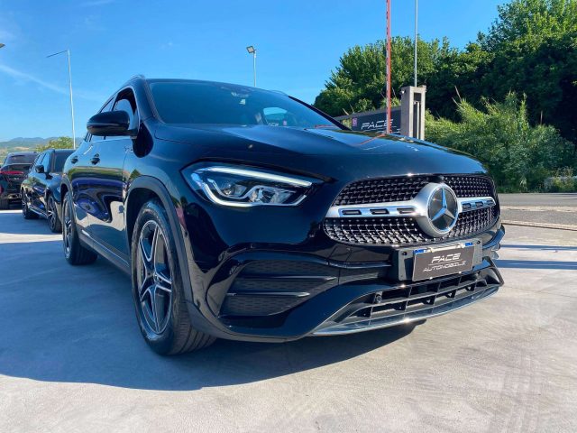 Mercedes-Benz GLA 200 D AMG PREMIUM MBUX LED PDC KAMERA 19" ACC TOTALMEN - foto 2 di 4