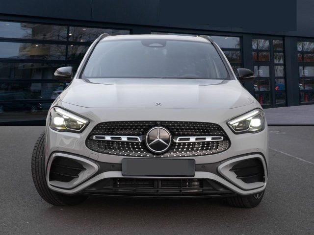 Mercedes-Benz GLA 200 i PREMIUM AMG NIGHT PACK FULL LED KAMERA ACC LED - foto 4 di 4