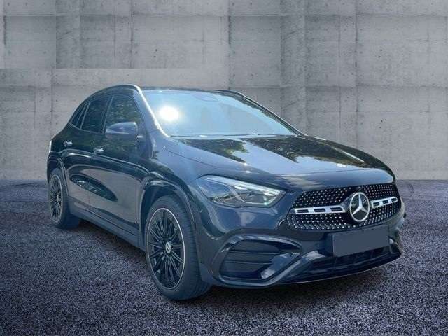 Mercedes-Benz GLA 200 D PREMIUM AMG NIGHT PACK 20" PDC KAMERA ACC LED - foto 4 di 4