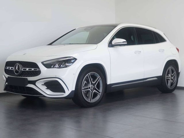 Mercedes-Benz GLA 200 i PREMIUM AMG NIGHT PACK KEYLESS PDC TETTO ACC KAM - foto 4 di 4