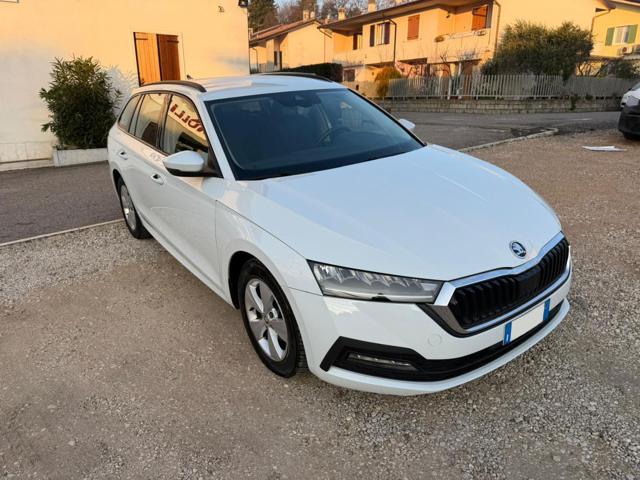 Skoda Octavia 2.0 TDI EVO SCR DSG Wagon Executive - foto 2 di 4