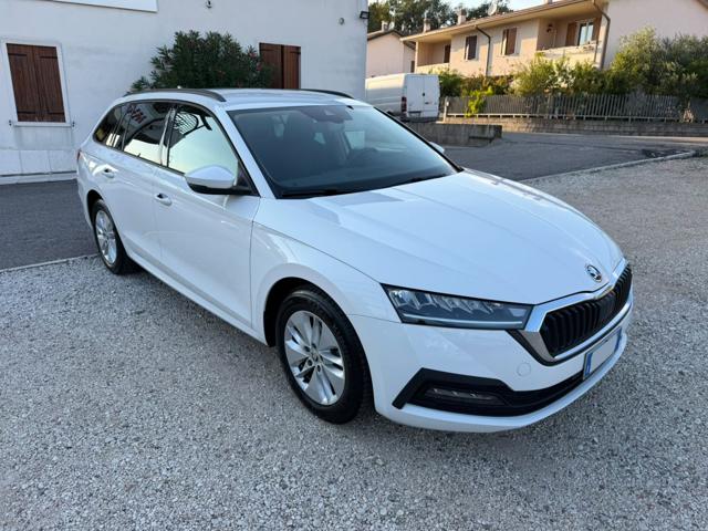 Skoda Octavia 2.0 TDI EVO SCR DSG Wagon Executive OK NEOP. - foto 2 di 4