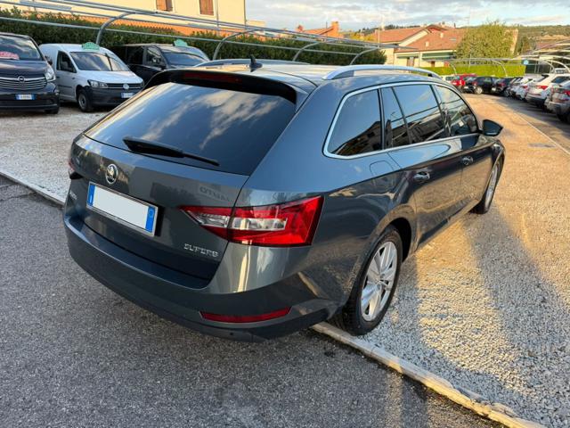 Skoda Superb 2.0 TDI 150 CV SCR DSG Wagon Executive - foto 3 di 4