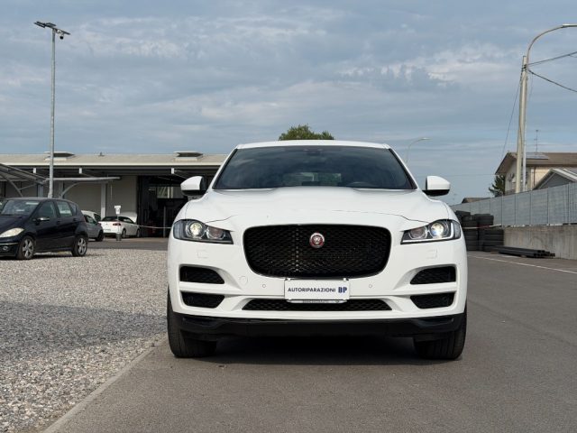 Jaguar F-Pace 2.0 D 240 CV AWD aut. Prestige - foto 2 di 4