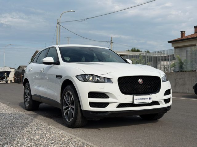 Jaguar F-Pace 2.0 D 240 CV AWD aut. Prestige - foto 3 di 4