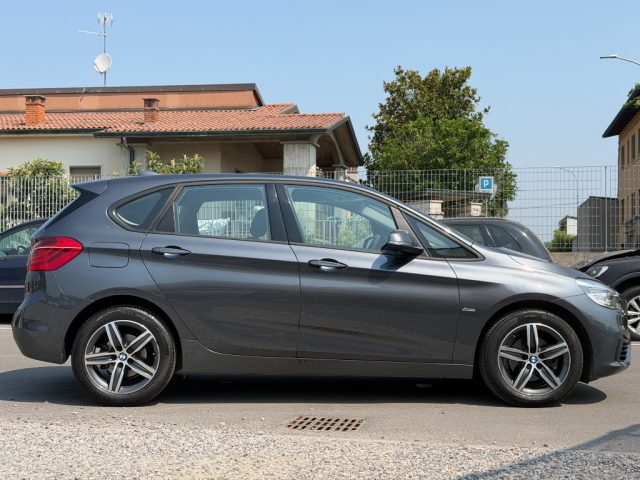 BMW 218 d Active Tourer Sport - foto 4 di 4
