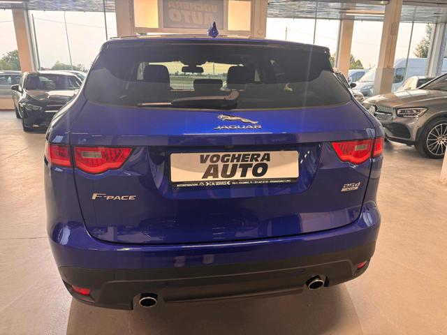 Jaguar F-Pace 2.0 D 240 CV AWD aut. Portfolio - foto 4 di 4