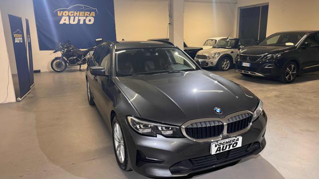 BMW 318 d 48V Touring Sport - foto 3 di 4