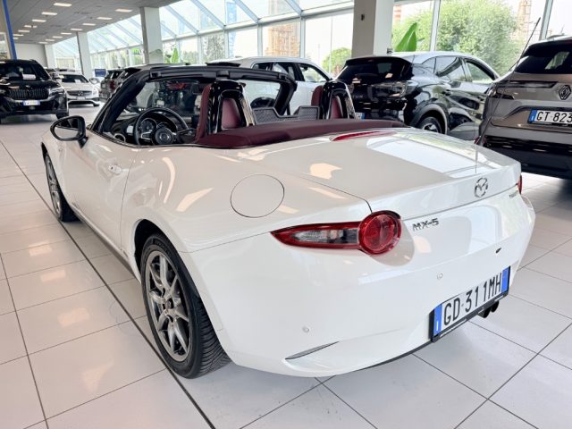 Mazda MX-5 1.5L Skyactiv-G Soft Top 100th Anniversary - foto 2 di 4