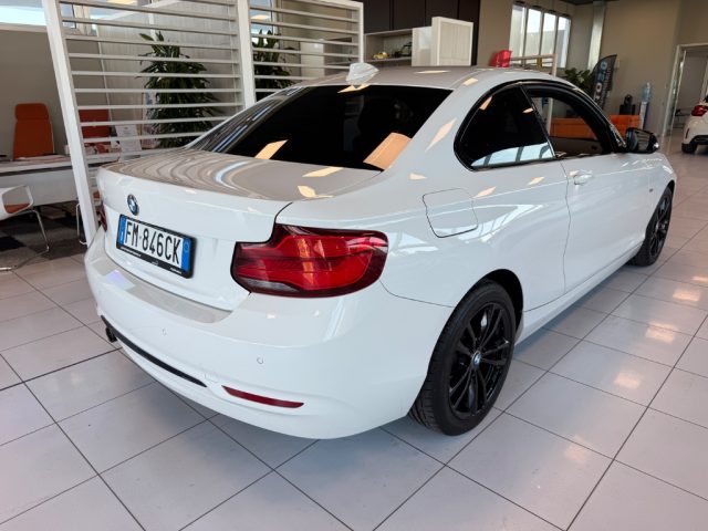 BMW 218 d Coupé Sport auto - foto 4 di 4