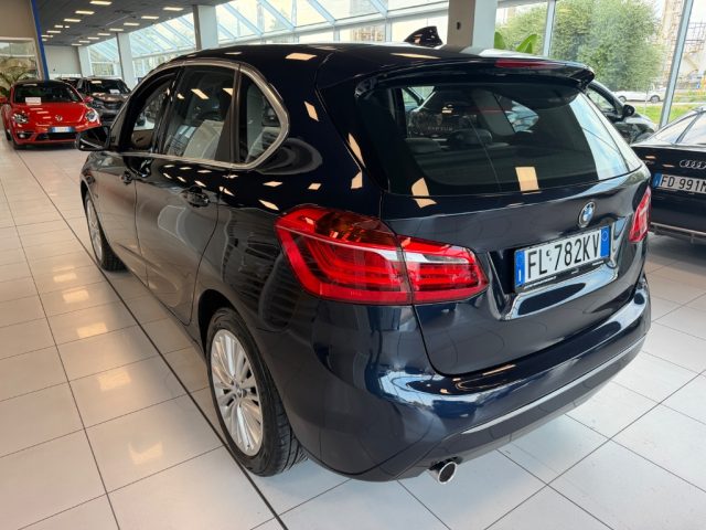 BMW 216 d Active Tourer Luxury - foto 2 di 4