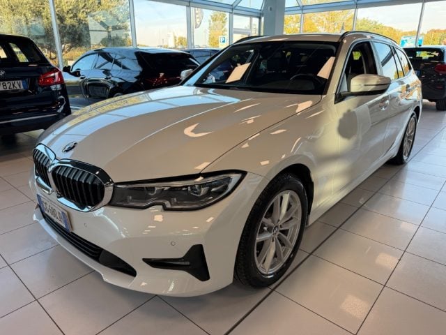 BMW 318 d 48V Touring Business Advantage auto, del 2021, 106.000 km, in vendita a Ferrara (FE)